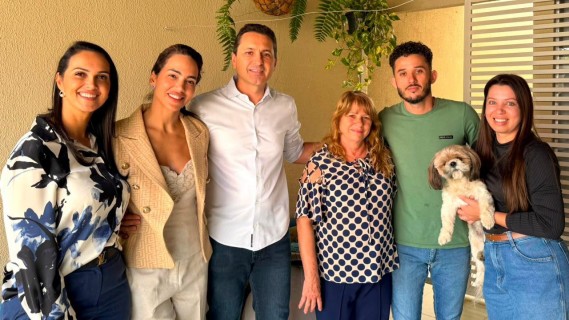 Prefeitura amplia ações do PATA com entrega de camas sustentáveis para cães adotados