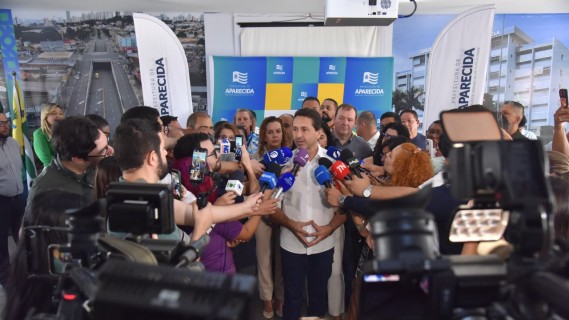 Prefeito Vilela anuncia edital do concurso da Educação de Aparecida com quase 3 mil vagas