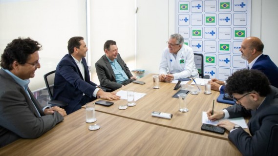 Prefeito Vilela busca em Brasília novos investimentos para fortalecer a saúde de Aparecida