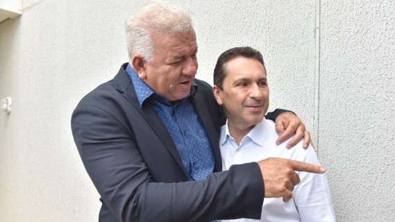 Vilela anuncia novos projetos para habitação, educação e desenvolvimento econômico em visita à Câmara